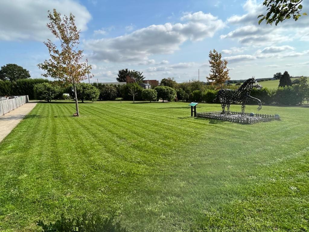 Lionheart Large Luxury Lodge - Sleeps 10- Dog Friendly,Near Sherwood Forest At Fairview Farm Nottingham Great For Family Gatherings ,Groups ,Parties Exteriör bild